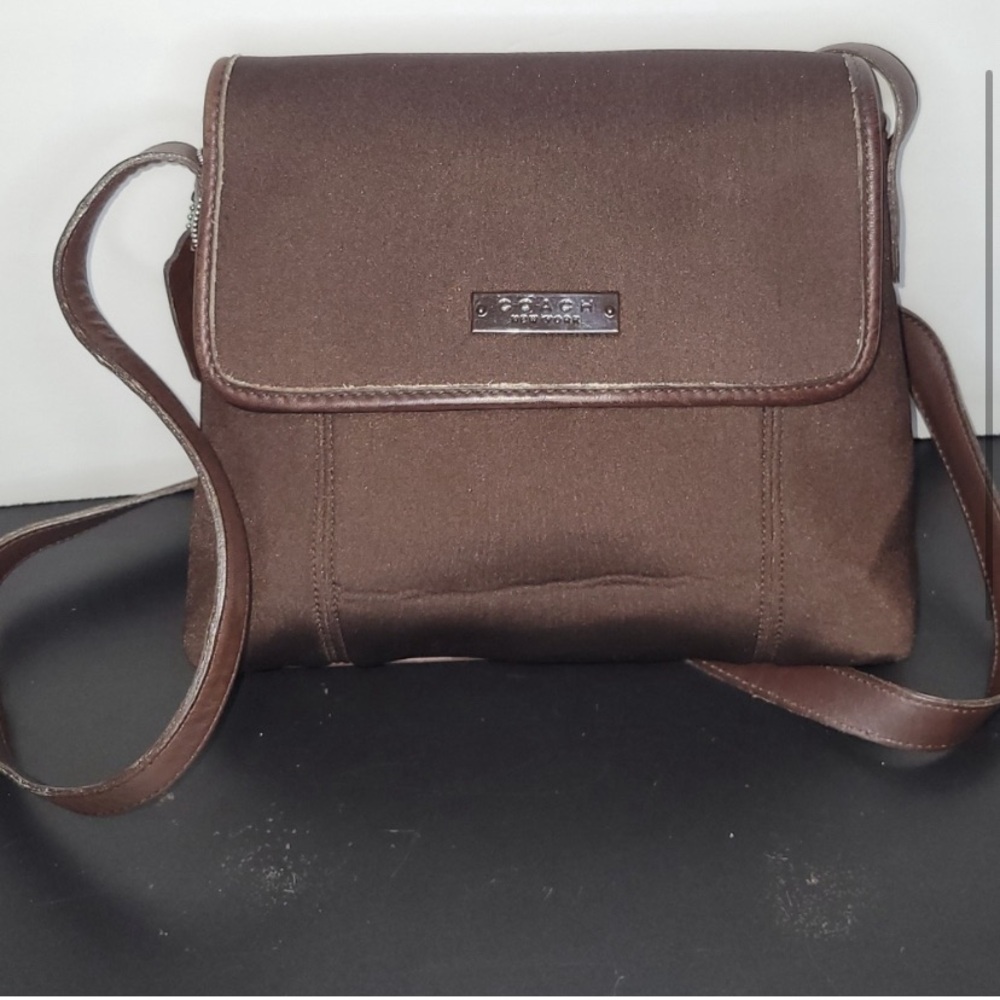 VINTAGE COACH CROSS BODY HANDBAG PURSE STYLE
6211 NEOPRENE BROWN MADE APRIL 1998